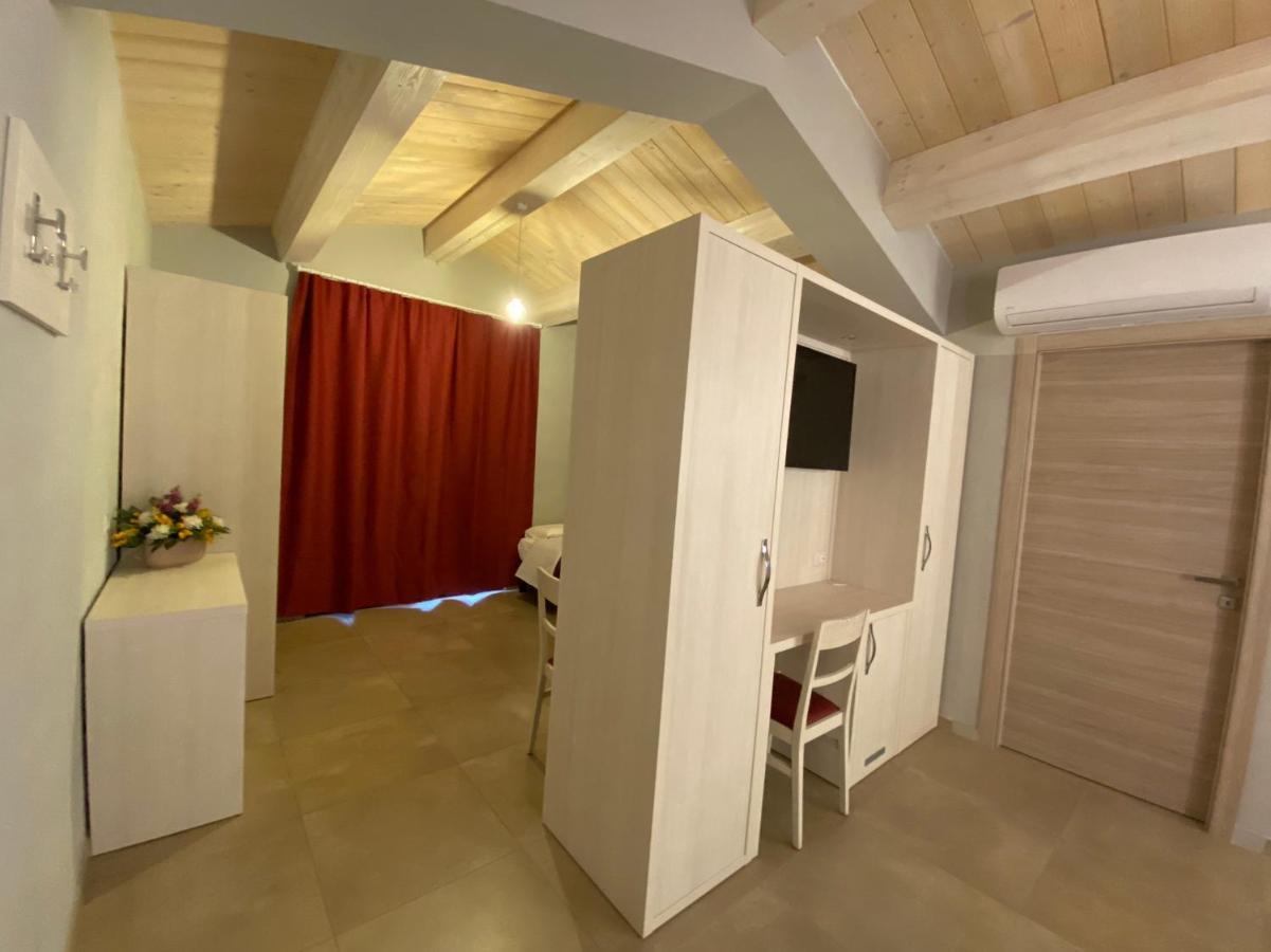 Il Villino Agriturismo B&B Belforte del Chienti Eksteriør bilde