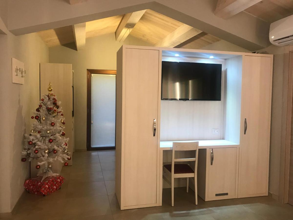 Il Villino Agriturismo B&B Belforte del Chienti Eksteriør bilde
