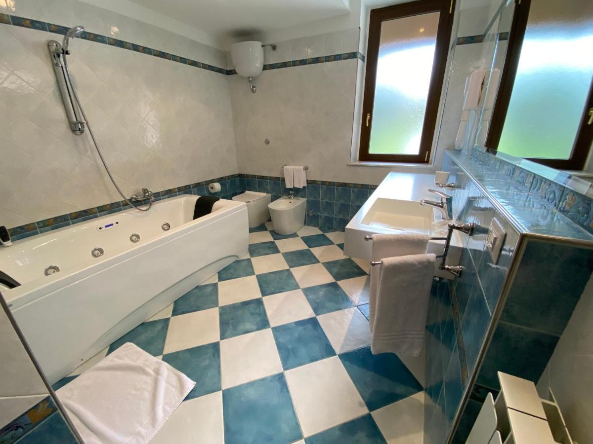 Il Villino Agriturismo B&B Belforte del Chienti Eksteriør bilde