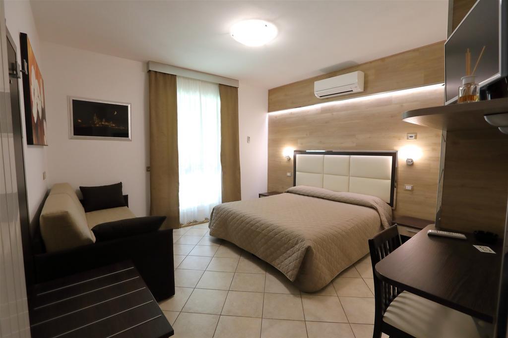 Il Villino Agriturismo B&B Belforte del Chienti Eksteriør bilde