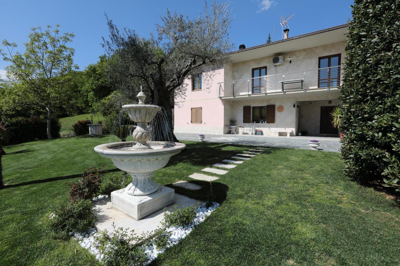 Il Villino Agriturismo B&B Belforte del Chienti Eksteriør bilde